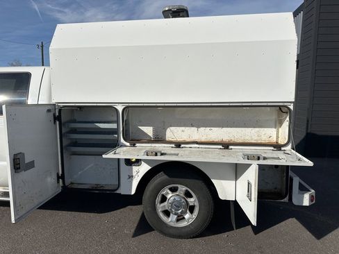 Used 2014 Ford F250 XLT w/ XLT Interior Package image 5