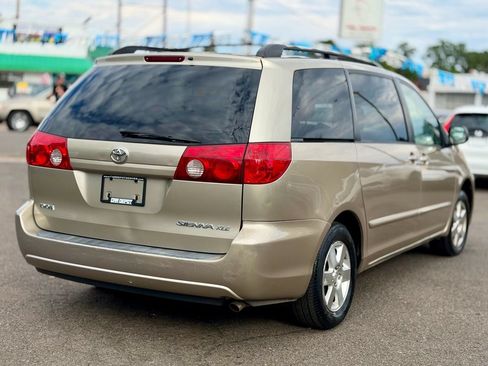 Used 2007 Toyota Sienna XLE Limited FWD image 2