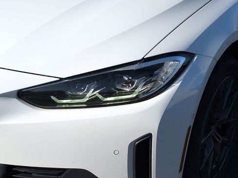 Used 2023 BMW i4 eDrive35 w/ Premium Package image 6