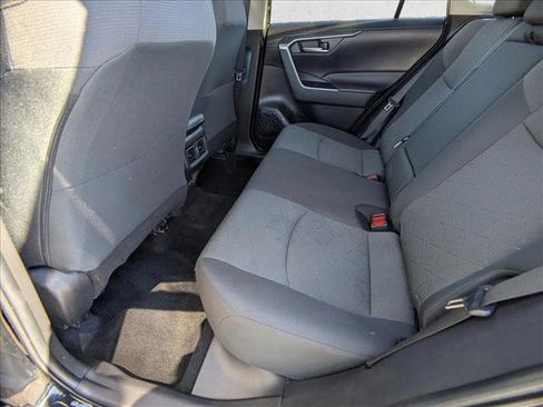 Used 2022 Toyota RAV4 XLE image 13