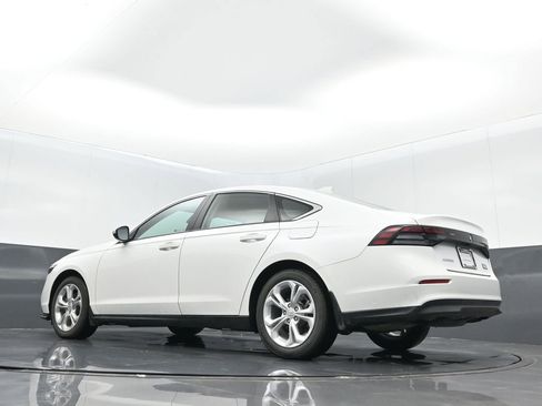 Used 2025 Honda Accord LX image 17