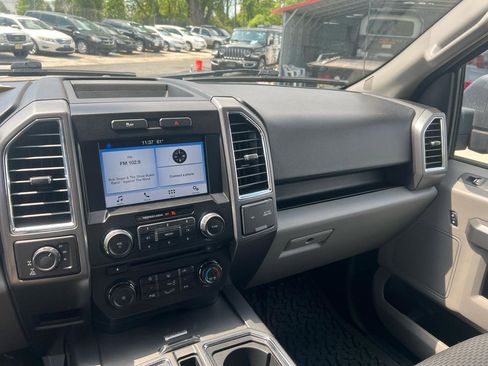 Used 2016 Ford F150 XLT w/ Equipment Group 302A Luxury AWD/4WD image 13