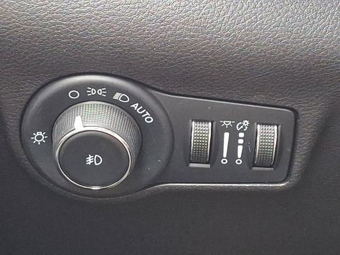 Used 2022 Jeep Compass Limited image 25