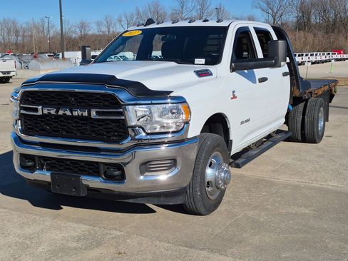 Used 2022 RAM 3500 Tradesman w/ Chrome Appearance Group image 3