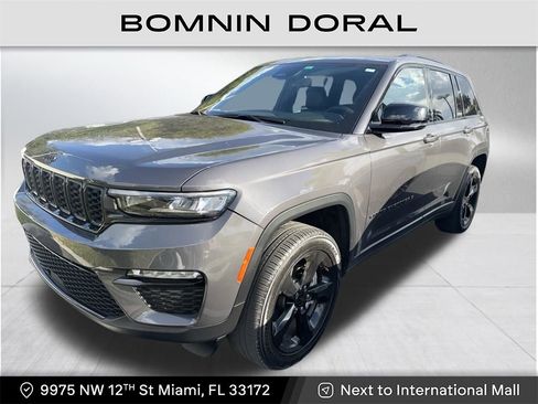 Used 2024 Jeep Grand Cherokee Limited w/ Black Appearance Package image 1