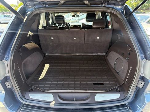 Used 2019 Jeep Grand Cherokee Overland AWD/4WD image 8