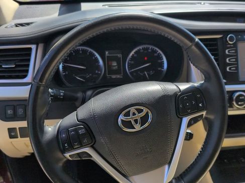 Used 2018 Toyota Highlander XLE AWD/4WD image 52