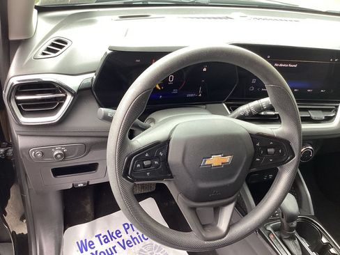 Used 2024 Chevrolet TrailBlazer LT w/ Driver Confidence Package FWD image 15