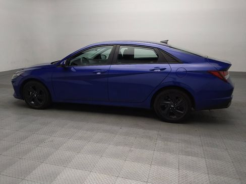 Used 2023 Hyundai Elantra SEL image 3