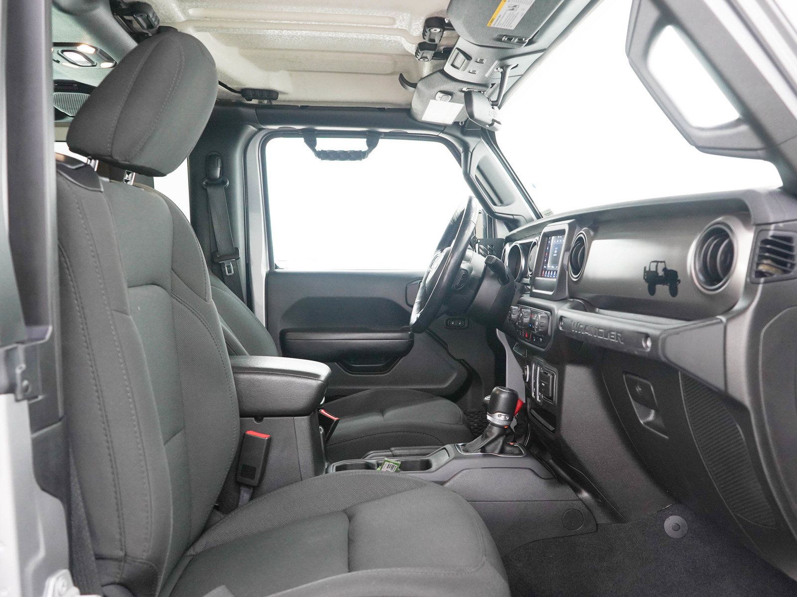 Used 2019 Jeep Wrangler Sport AWD/4WD image 12