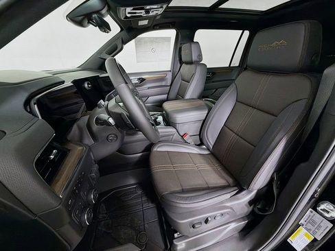 New 2026 Chevrolet Suburban High Country AWD/4WD image 11