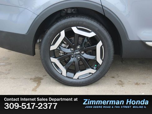 Used 2024 Kia Telluride EX w/ EX Captain's Chair Package AWD/4WD image 23