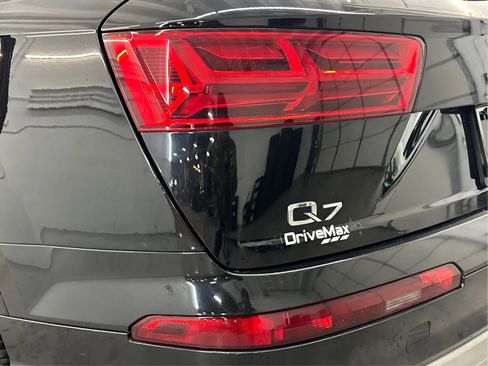 Used 2017 Audi Q7 3.0T Premium Plus w/ Premium Plus Package image 35