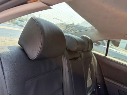 Used 2012 Volkswagen Jetta SE FWD image 11