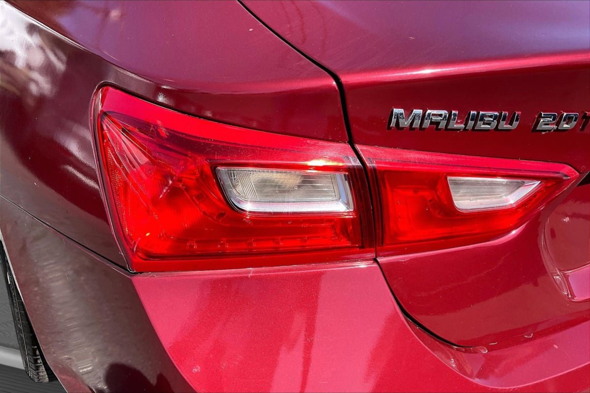 Used 2016 Chevrolet Malibu LT FWD image 29
