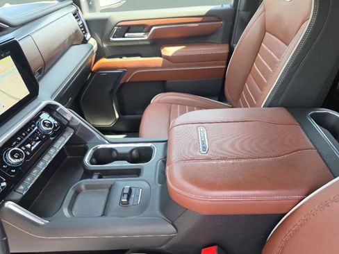 Used 2024 GMC Sierra 2500 Denali Ultimate AWD/4WD image 18
