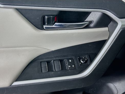 Used 2021 Toyota RAV4 XLE FWD image 13