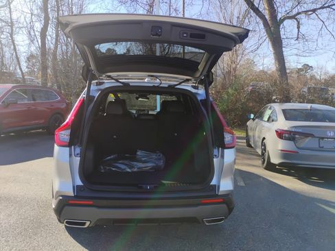 Used 2025 Honda CR-V Sport-L image 14
