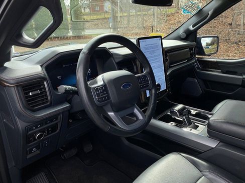 Used 2023 Ford F150 Lightning Lariat image 26