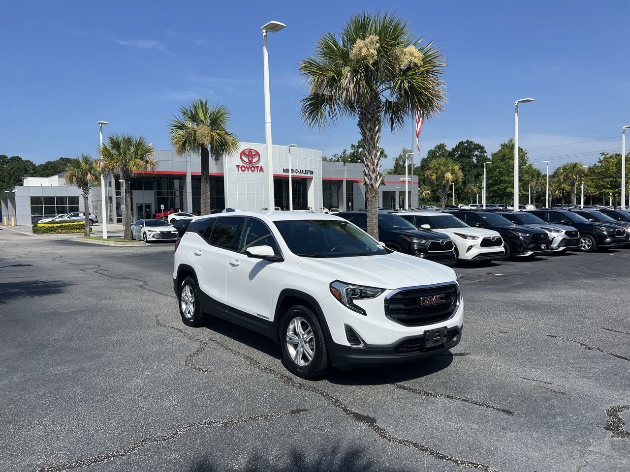 Used 2018 GMC Terrain SLE FWD image 2