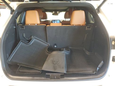 Certified 2021 Toyota Highlander Platinum image 8