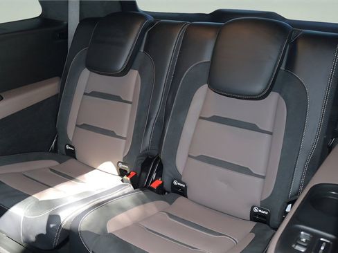 Used 2021 Mercedes-Benz GLS 63 AMG 4MATIC w/ Warmth & Comfort Package image 17