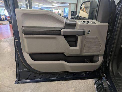 Used 2019 Ford F150 XLT w/ Equipment Group 302A Luxury AWD/4WD image 15