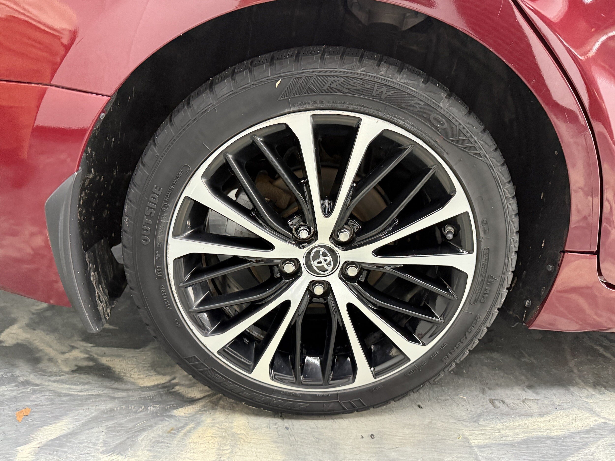 Used 2018 Toyota Camry FWD image 27
