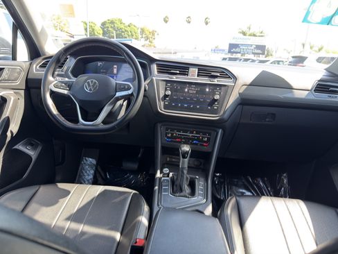 Used 2024 Volkswagen Tiguan SE FWD image 24