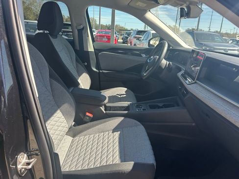 Used 2025 Volkswagen Tiguan S image 34