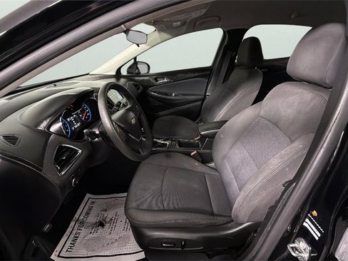 Used 2017 Chevrolet Cruze LT w/ Convenience Package image 17