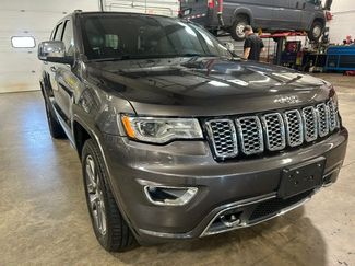 Used 2017 Jeep Grand Cherokee Overland AWD/4WD video 1