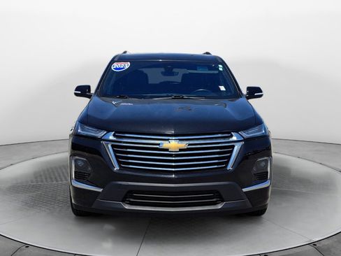 Certified 2023 Chevrolet Traverse Premier FWD image 2