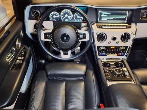 Used 2023 Rolls-Royce Cullinan AWD/4WD image 17