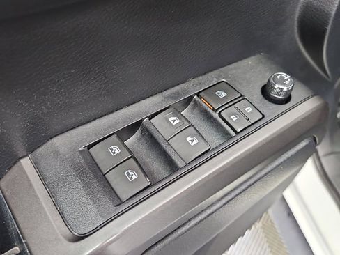 Used 2018 Toyota Tacoma TRD Sport image 18