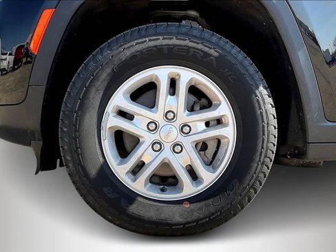 Used 2023 Jeep Grand Cherokee Laredo w/ Trailer Tow Prep Group (B) image 34