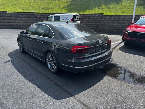 Used 2017 Volkswagen Passat 1.8T R-Line FWD image 5