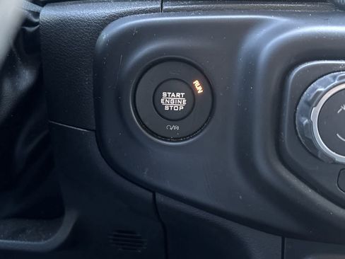 Used 2022 Jeep Gladiator Sport AWD/4WD image 21