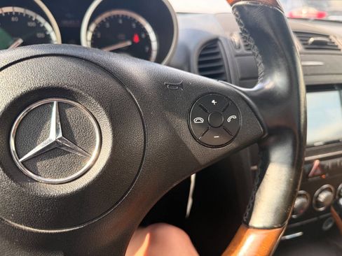 Used 2011 Mercedes-Benz SLK 300 image 28