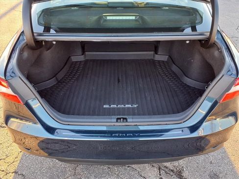 Used 2020 Toyota Camry LE image 23