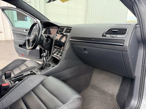 Used 2019 Volkswagen Golf R 4-Door AWD/4WD image 23