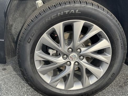 Used 2025 Buick Enclave Preferred image 6