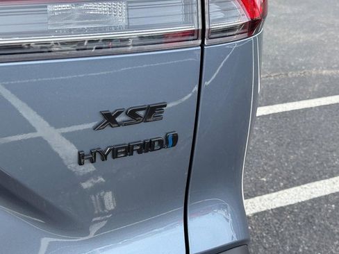 Certified 2024 Toyota Corolla Cross XSE image 8