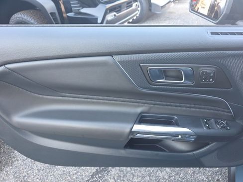 Used 2024 Ford Mustang GT Premium image 13