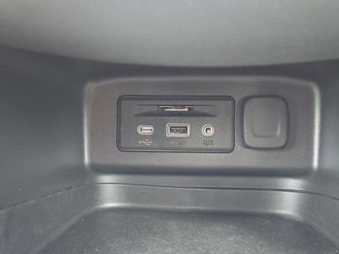 Used 2023 Chevrolet Equinox LT image 24