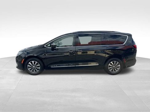 Used 2020 Chrysler Pacifica Touring-L Plus w/ Advanced Safetytec Group image 3