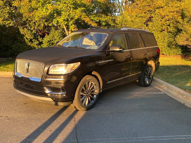 Used 2020 Lincoln Navigator Reserve w/ Luxury Package AWD/4WD image 3