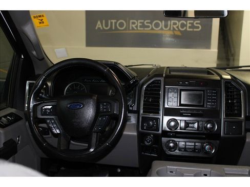 Used 2016 Ford F150 XLT w/ Trailer Tow Package image 14