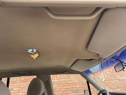 Used 1989 Lincoln Town Car Signature image 37