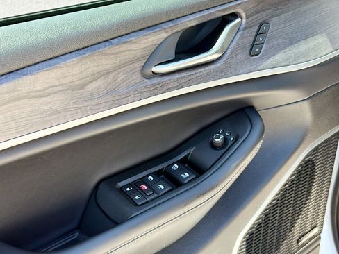 Used 2021 Jeep Grand Cherokee L Limited RWD image 18